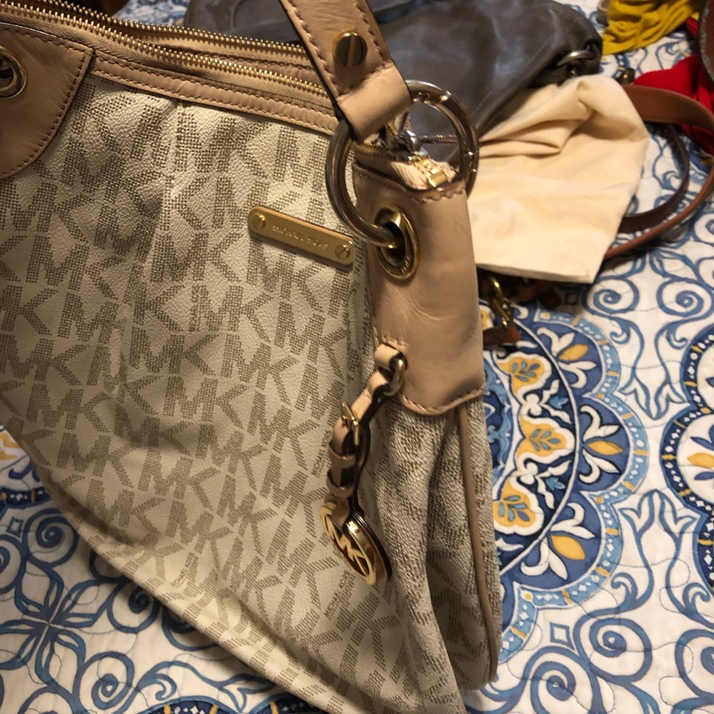 Michael Kors Hobo style purse - Picture 3 of 4